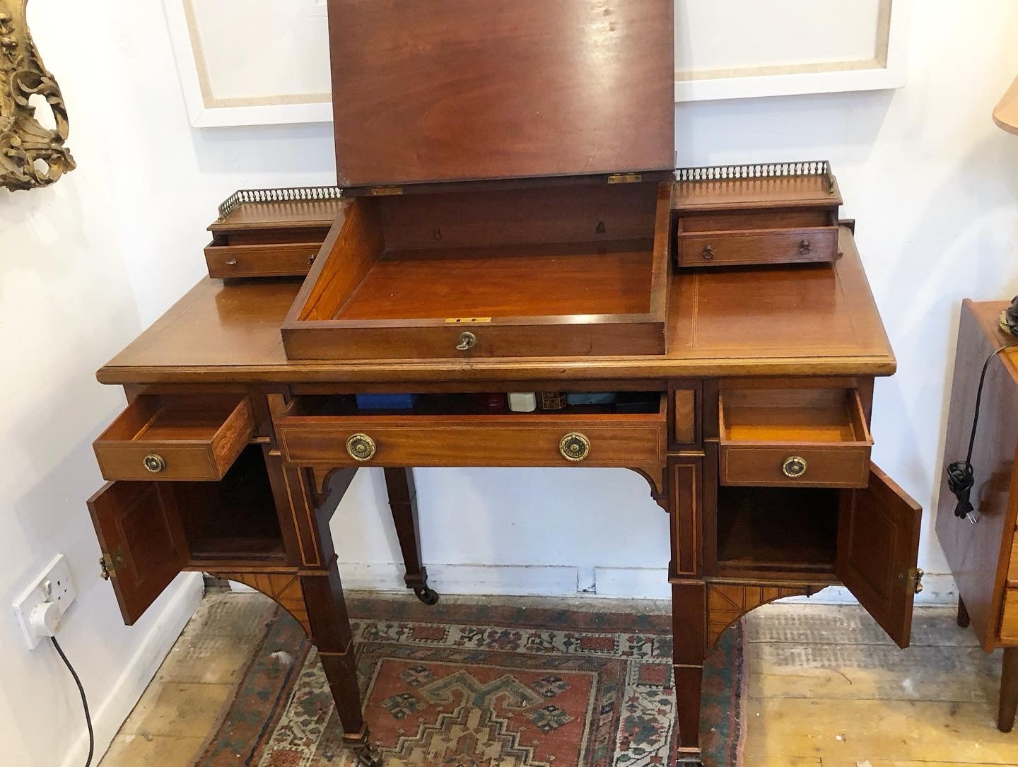 Fine quality Victorian mahogany writing desk