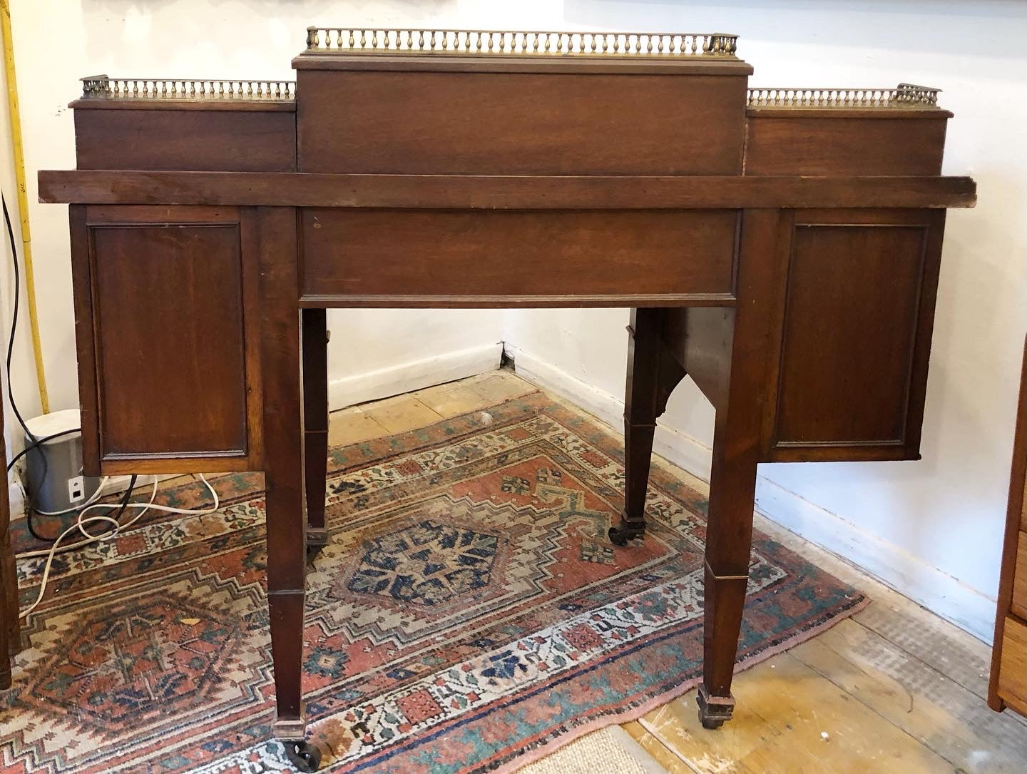 Fine quality Victorian mahogany writing desk