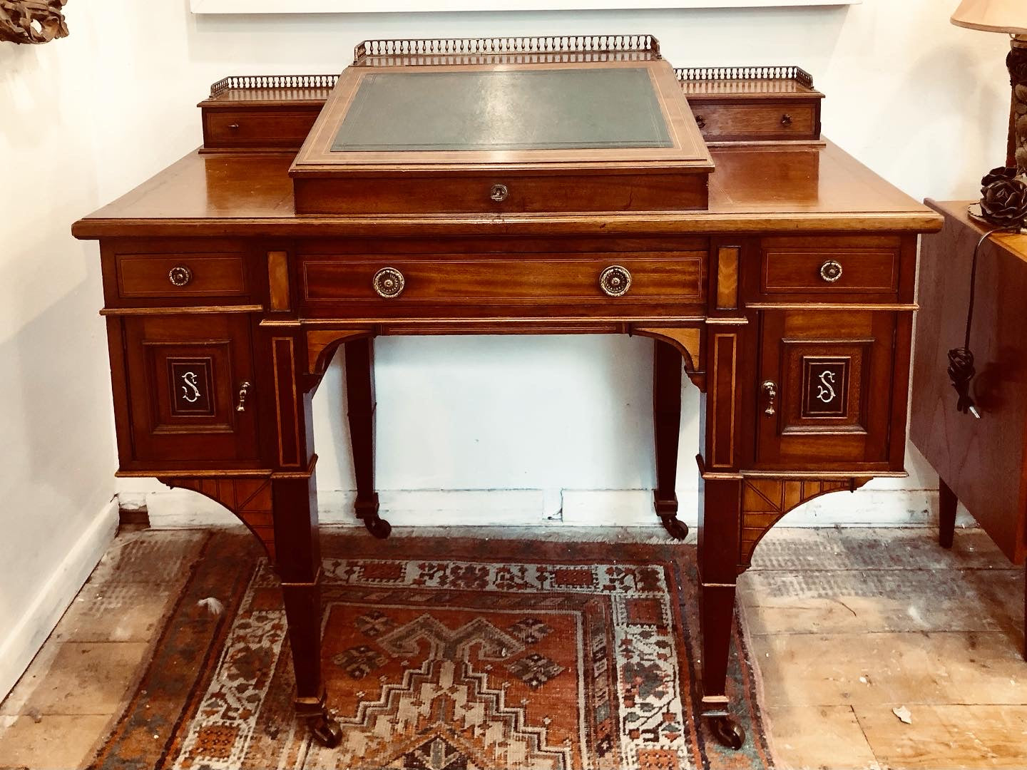 Fine quality Victorian mahogany writing desk