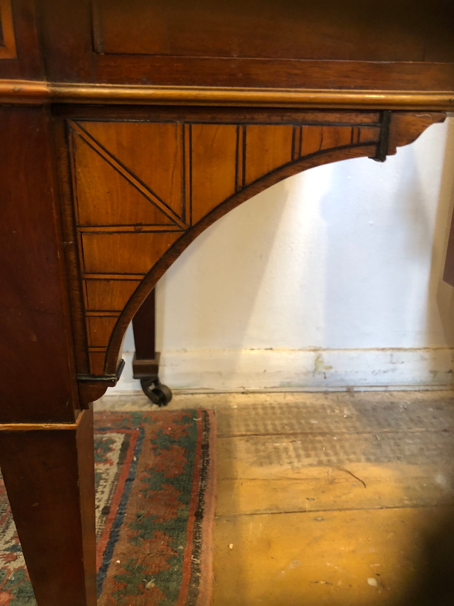 Fine quality Victorian mahogany writing desk