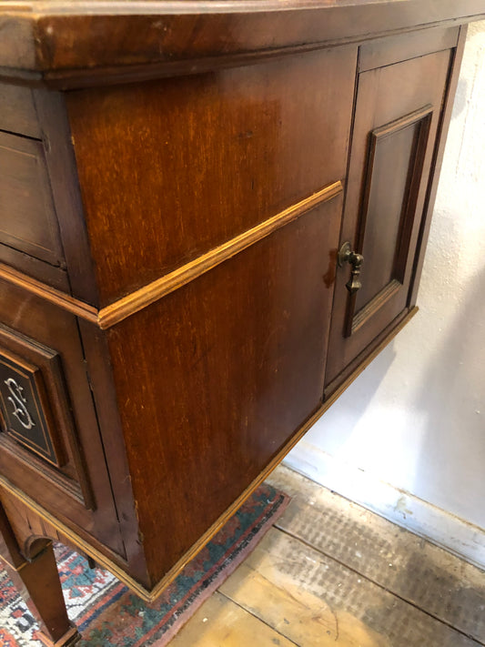 Fine quality Victorian mahogany writing desk