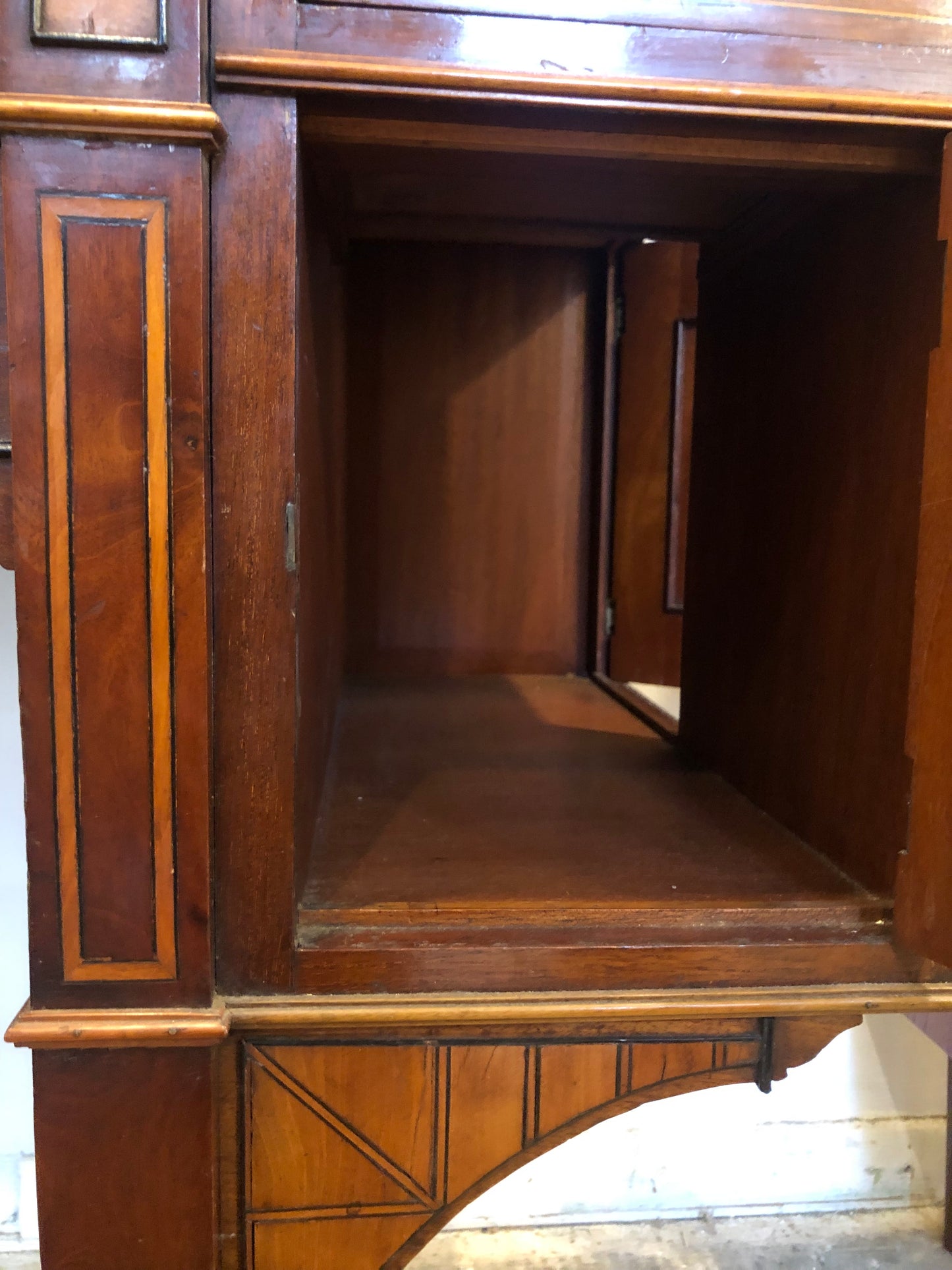Fine quality Victorian mahogany writing desk